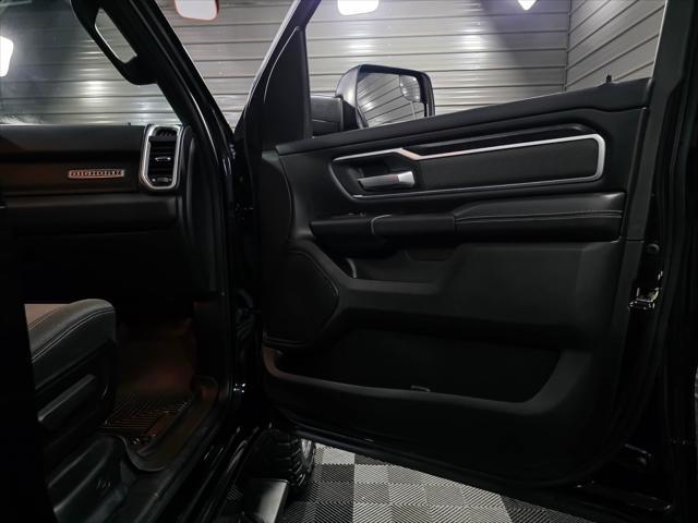 Photo of 2022 Diamond Black Crystal Pearlcoat RAM 1500