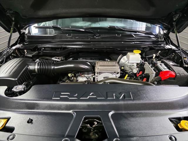 Photo of 2022 Diamond Black Crystal Pearlcoat RAM 1500