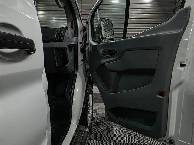 Photo of 2019 Oxford White Ford Transit-250