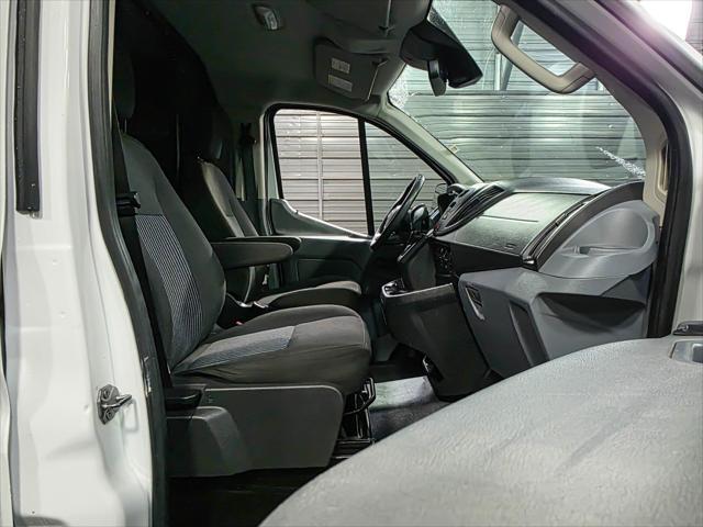 Photo of 2019 Oxford White Ford Transit-250