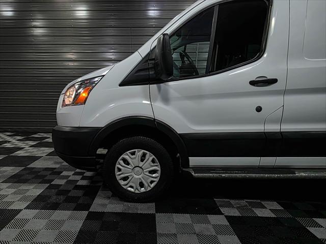 Photo of 2019 Oxford White Ford Transit-250