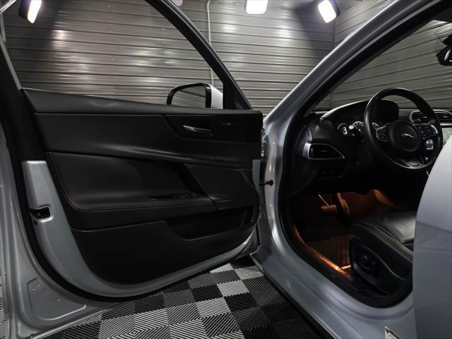 Photo of 2018 Indus Silver Jaguar XE