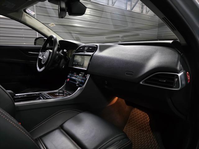 Photo of 2018 Indus Silver Jaguar XE