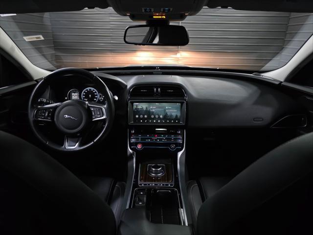 Photo of 2018 Indus Silver Jaguar XE