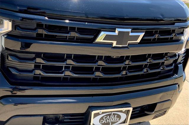 Photo of 2022 Black Chevrolet Silverado 1500