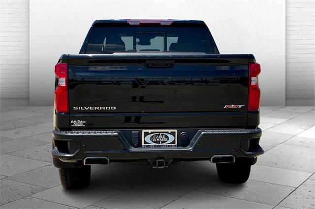 Photo of 2022 Black Chevrolet Silverado 1500