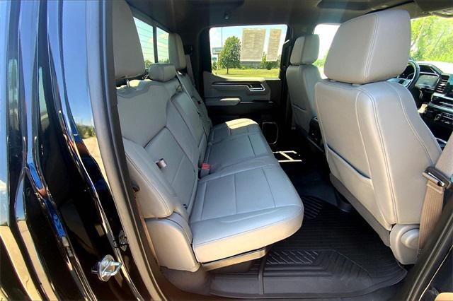 Photo of 2022 Black Chevrolet Silverado 1500