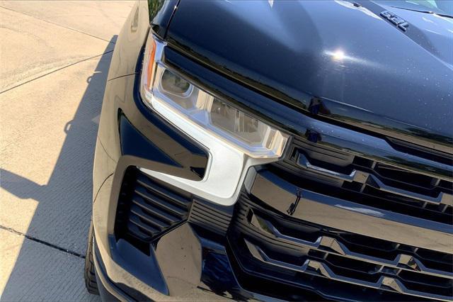 Photo of 2022 Black Chevrolet Silverado 1500
