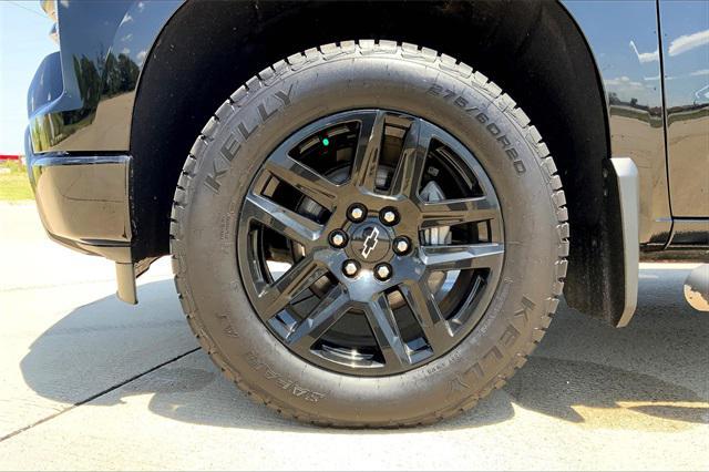 Photo of 2022 Black Chevrolet Silverado 1500