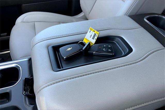 Photo of 2022 Black Chevrolet Silverado 1500