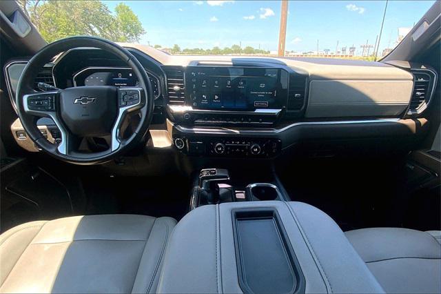 Photo of 2022 Black Chevrolet Silverado 1500