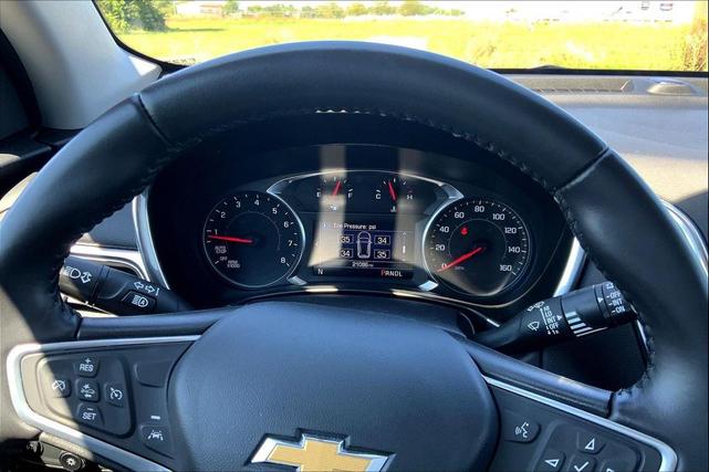 Photo of 2022 Summit White Chevrolet Equinox