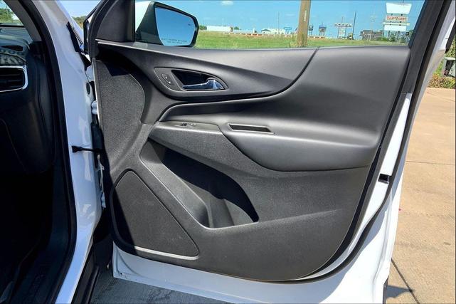 Photo of 2022 Summit White Chevrolet Equinox