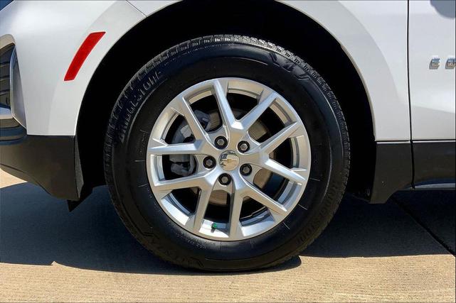 Photo of 2022 Summit White Chevrolet Equinox