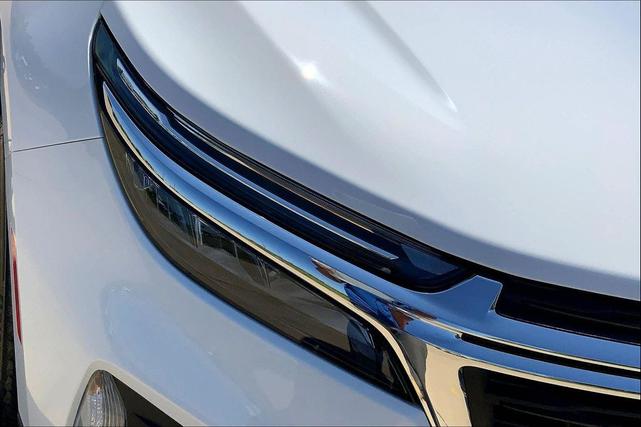 Photo of 2022 Summit White Chevrolet Equinox