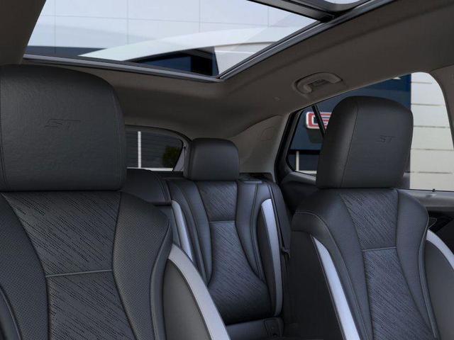 Photo of 2025 Summit White Buick Envision