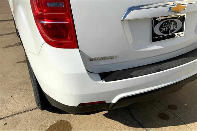 Photo of 2017 Summit White Chevrolet Equinox