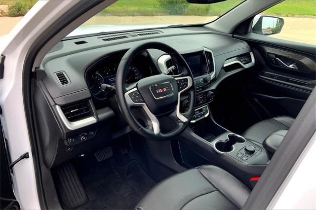 Photo of 2024 Summit White GMC Terrain
