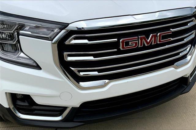 Photo of 2024 Summit White GMC Terrain