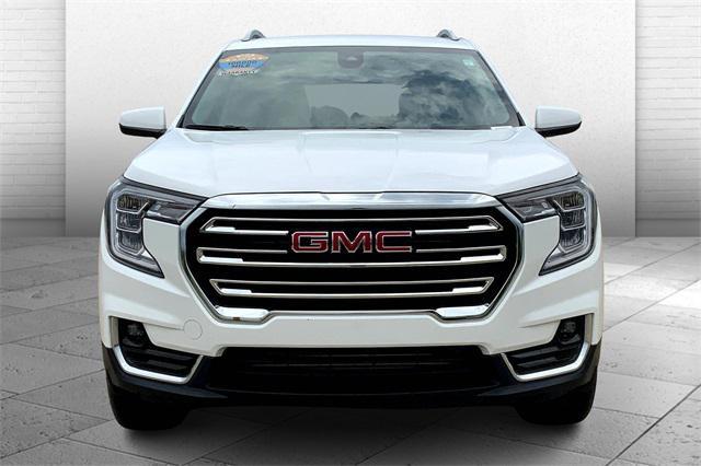 Photo of 2024 Summit White GMC Terrain