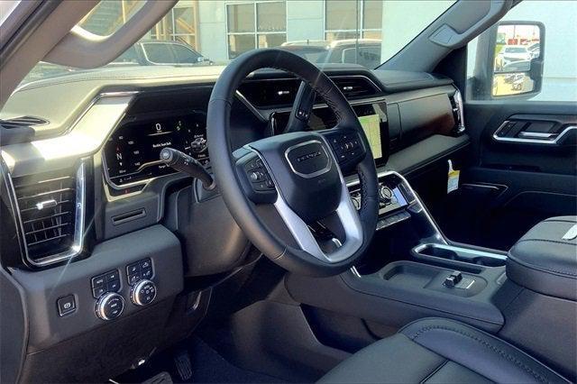 Photo of 2025 Summit White GMC Sierra 2500