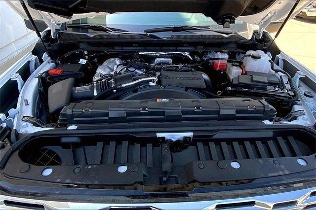 Photo of 2025 Summit White GMC Sierra 2500