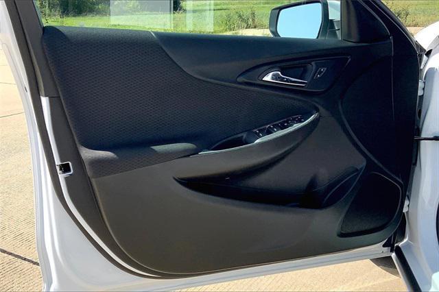 Photo of 2024 Summit White Chevrolet Malibu