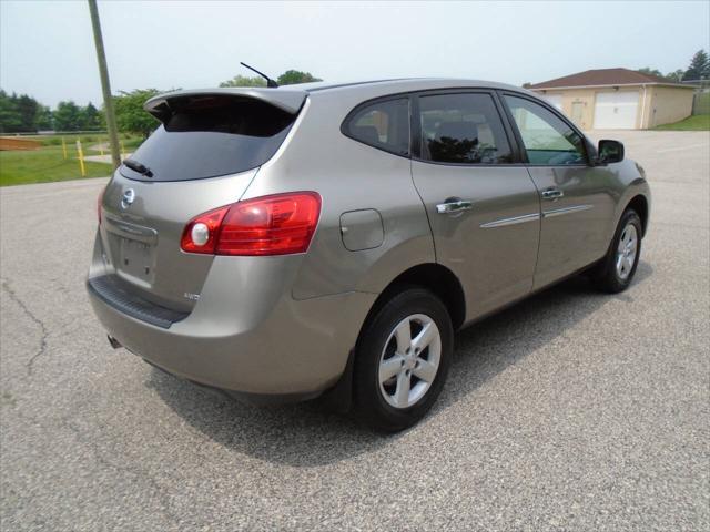 Photo of 2010 Silver Nissan Rogue