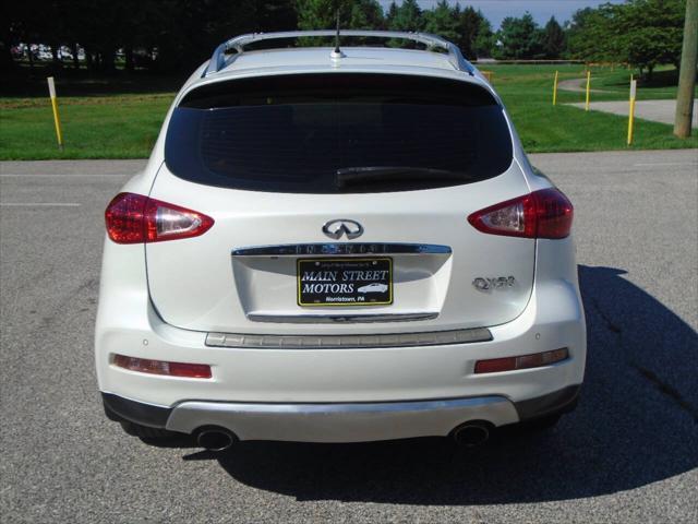 Photo of 2016 White INFINITI QX50