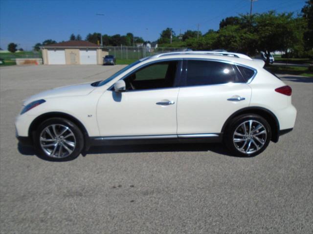 Photo of 2016 White INFINITI QX50