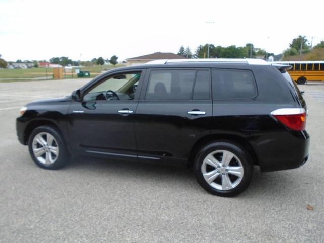 Photo of 2009 Black Toyota Highlander