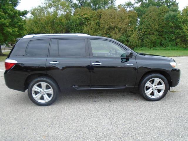 Photo of 2009 Black Toyota Highlander
