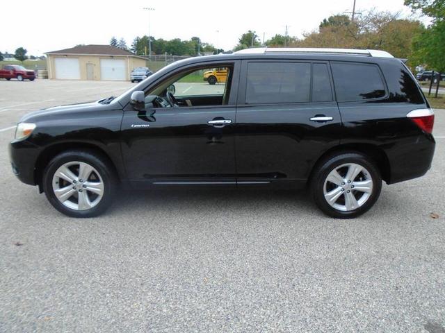 Photo of 2009 Black Toyota Highlander