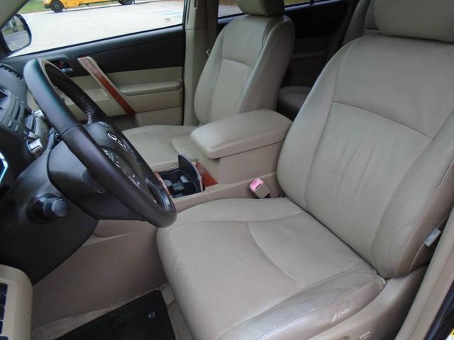 Photo of 2009 Black Toyota Highlander