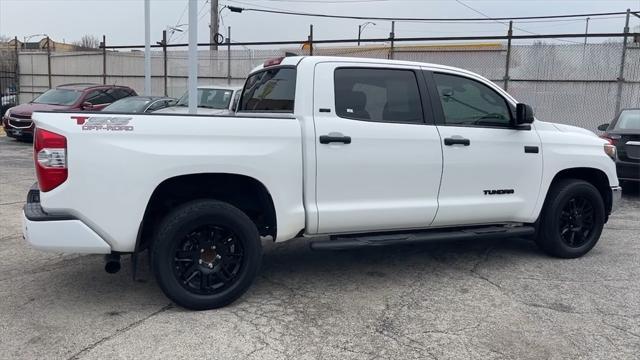 Photo of 2021 Super White Toyota Tundra