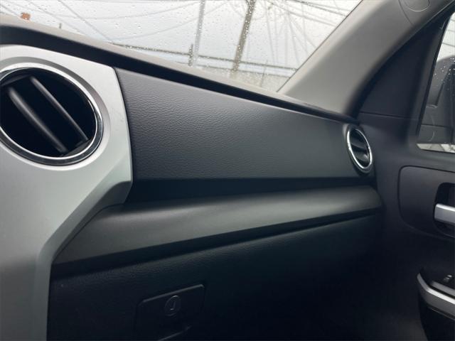 Photo of 2021 Super White Toyota Tundra