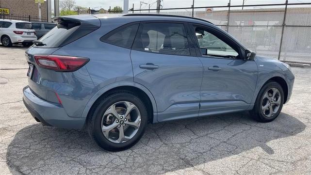 Photo of 2024 Vapor Blue Ford Escape