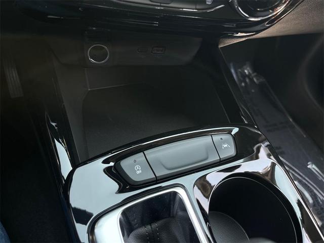 Photo of 2025 Summit White Chevrolet Trax