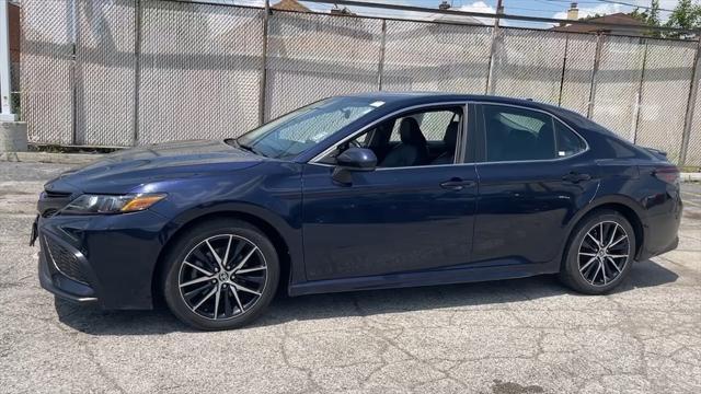 Photo of 2021 Blue Toyota Camry