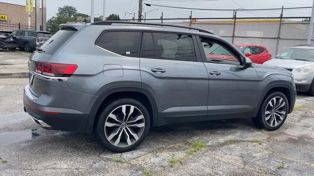 Photo of 2022 Platinum Gray Metallic Volkswagen Atlas