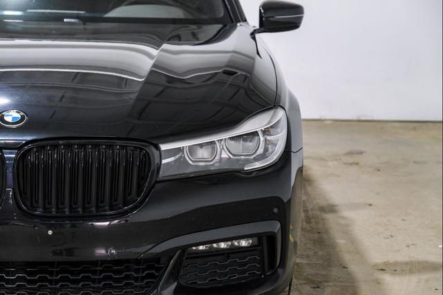 Photo of 2019 Black BMW 740