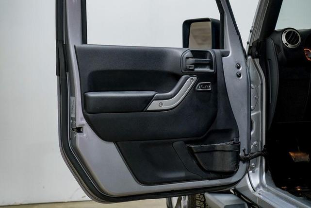 Photo of 2016 Billet Silver Metallic Clearcoat Jeep Wrangler Unlimited