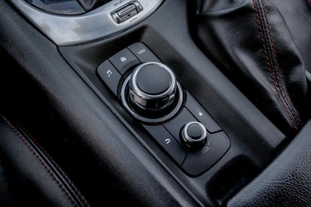 Photo of 2016 Soul Red Metallic Mazda MX-5 Miata