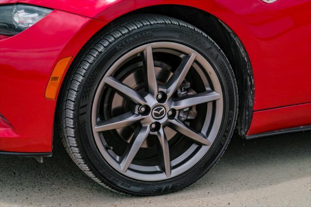 Photo of 2016 Soul Red Metallic Mazda MX-5 Miata