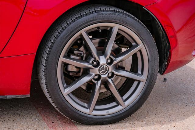 Photo of 2016 Soul Red Metallic Mazda MX-5 Miata