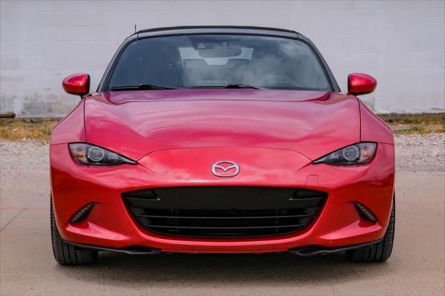 Photo of 2016 Soul Red Metallic Mazda MX-5 Miata
