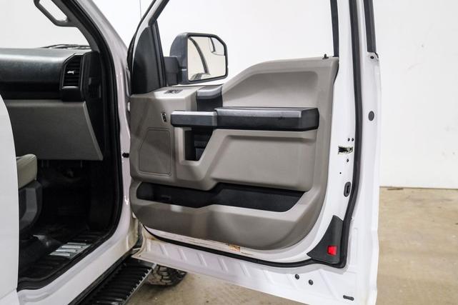 Photo of 2017 Oxford White Ford F-150