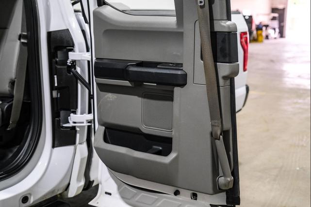 Photo of 2017 Oxford White Ford F-150