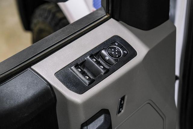 Photo of 2017 Oxford White Ford F-150