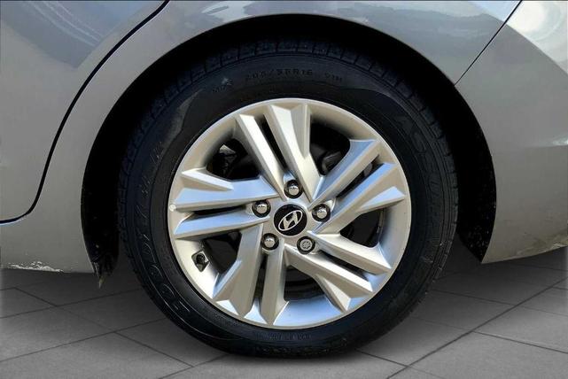 Photo of 2019 Machine Gray Hyundai ELANTRA